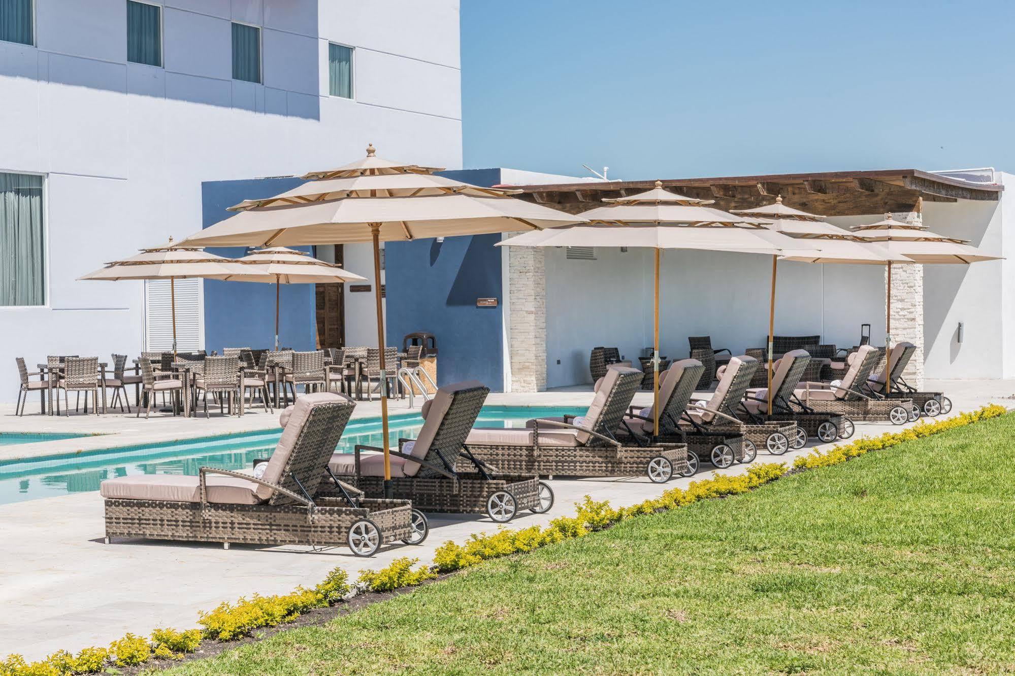 Hampton Inn & Suites By Hilton Salamanca Bajio Exteriér fotografie
