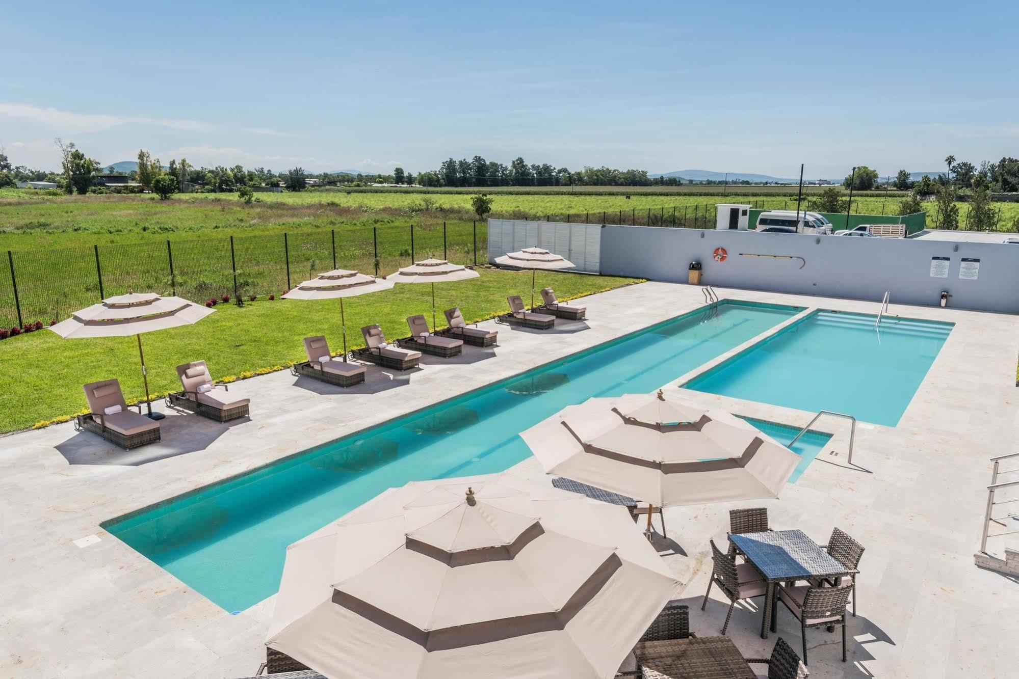 Hampton Inn & Suites By Hilton Salamanca Bajio Exteriér fotografie