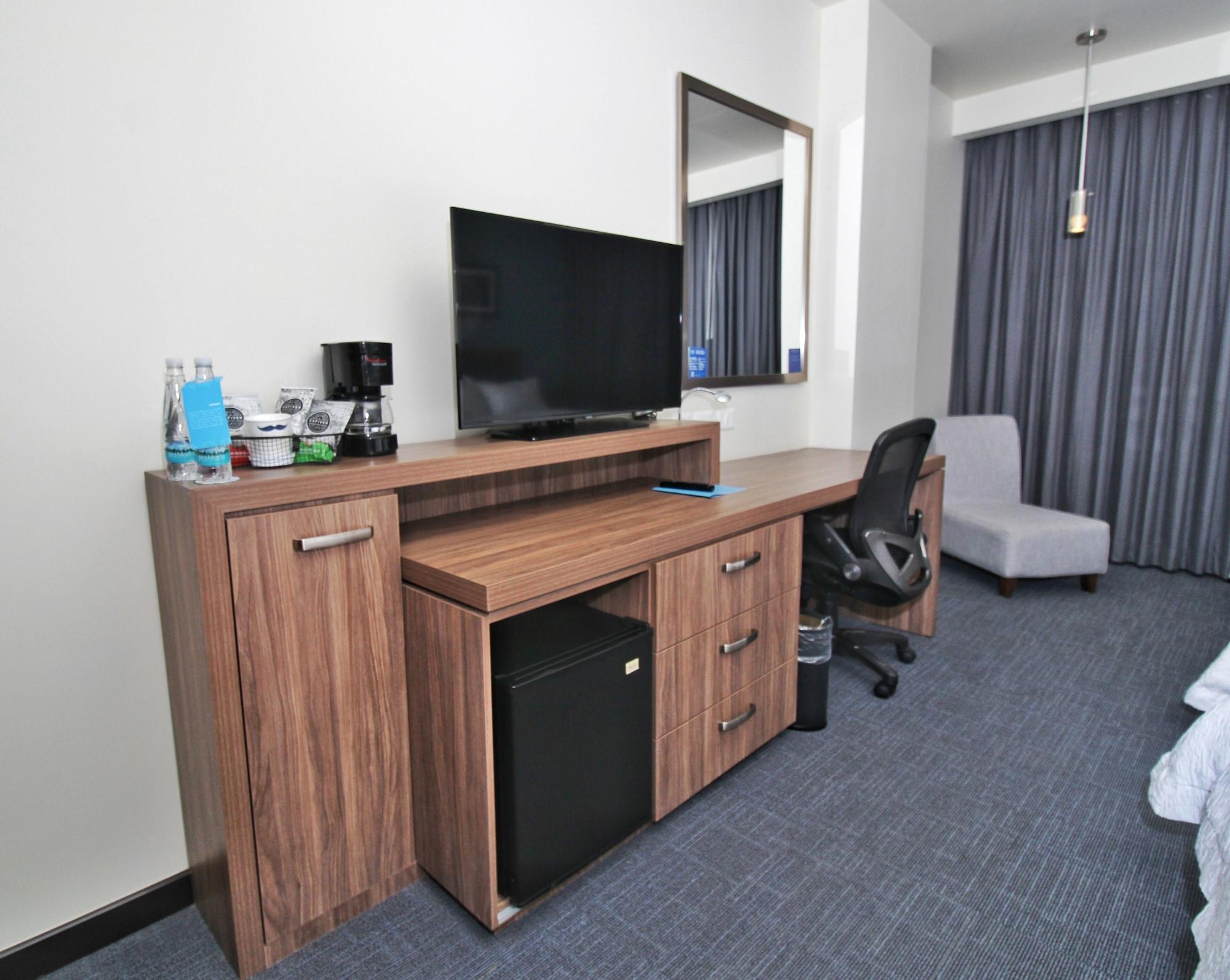 Hampton Inn & Suites By Hilton Salamanca Bajio Exteriér fotografie