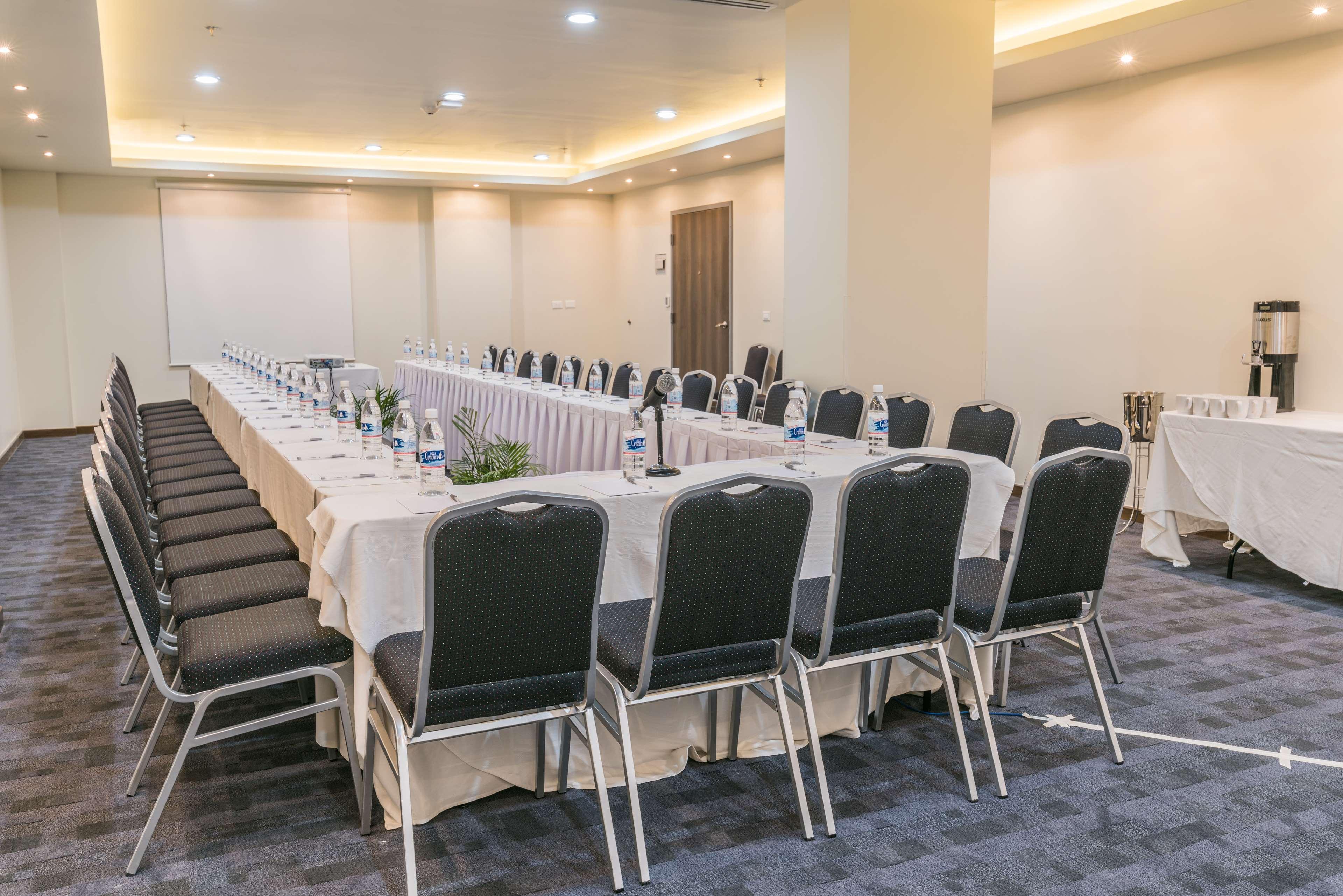 Hampton Inn & Suites By Hilton Salamanca Bajio Exteriér fotografie