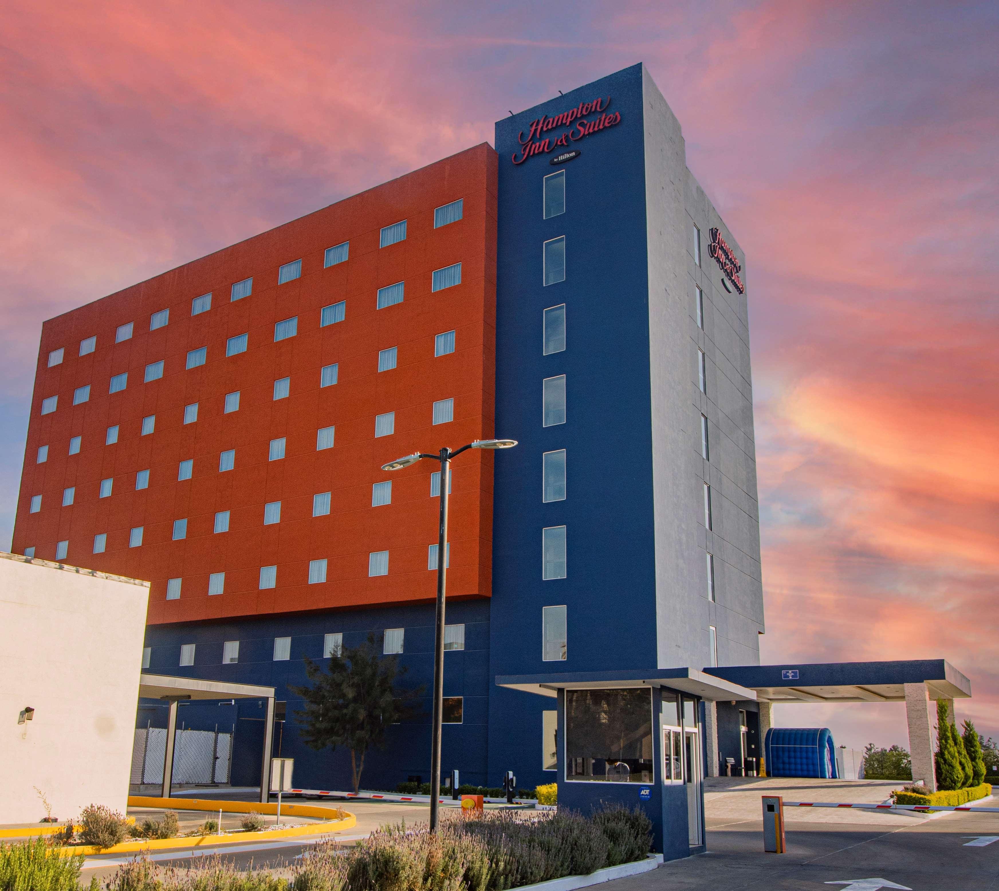Hampton Inn & Suites By Hilton Salamanca Bajio Exteriér fotografie