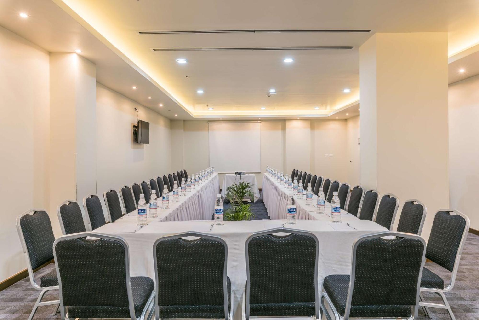 Hampton Inn & Suites By Hilton Salamanca Bajio Exteriér fotografie