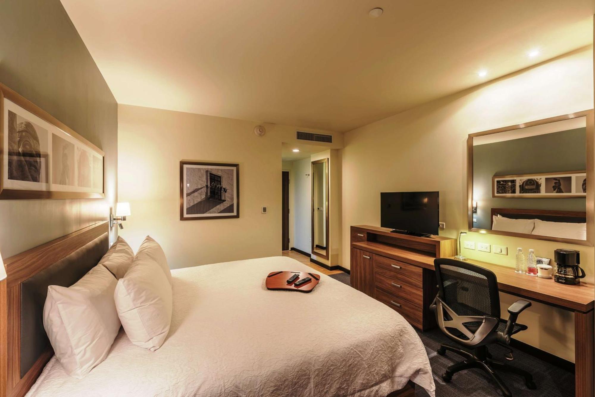 Hampton Inn & Suites By Hilton Salamanca Bajio Exteriér fotografie