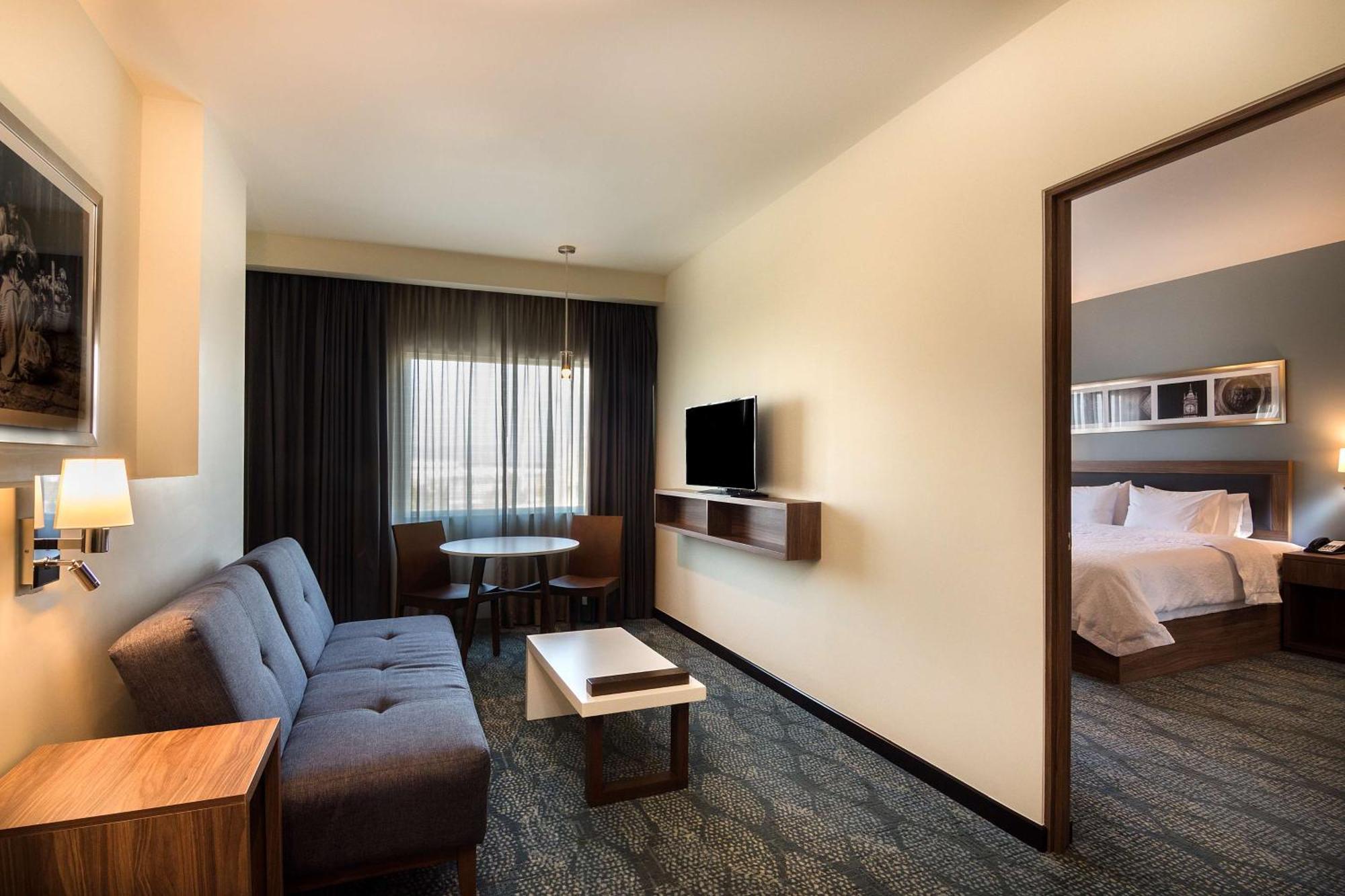 Hampton Inn & Suites By Hilton Salamanca Bajio Exteriér fotografie