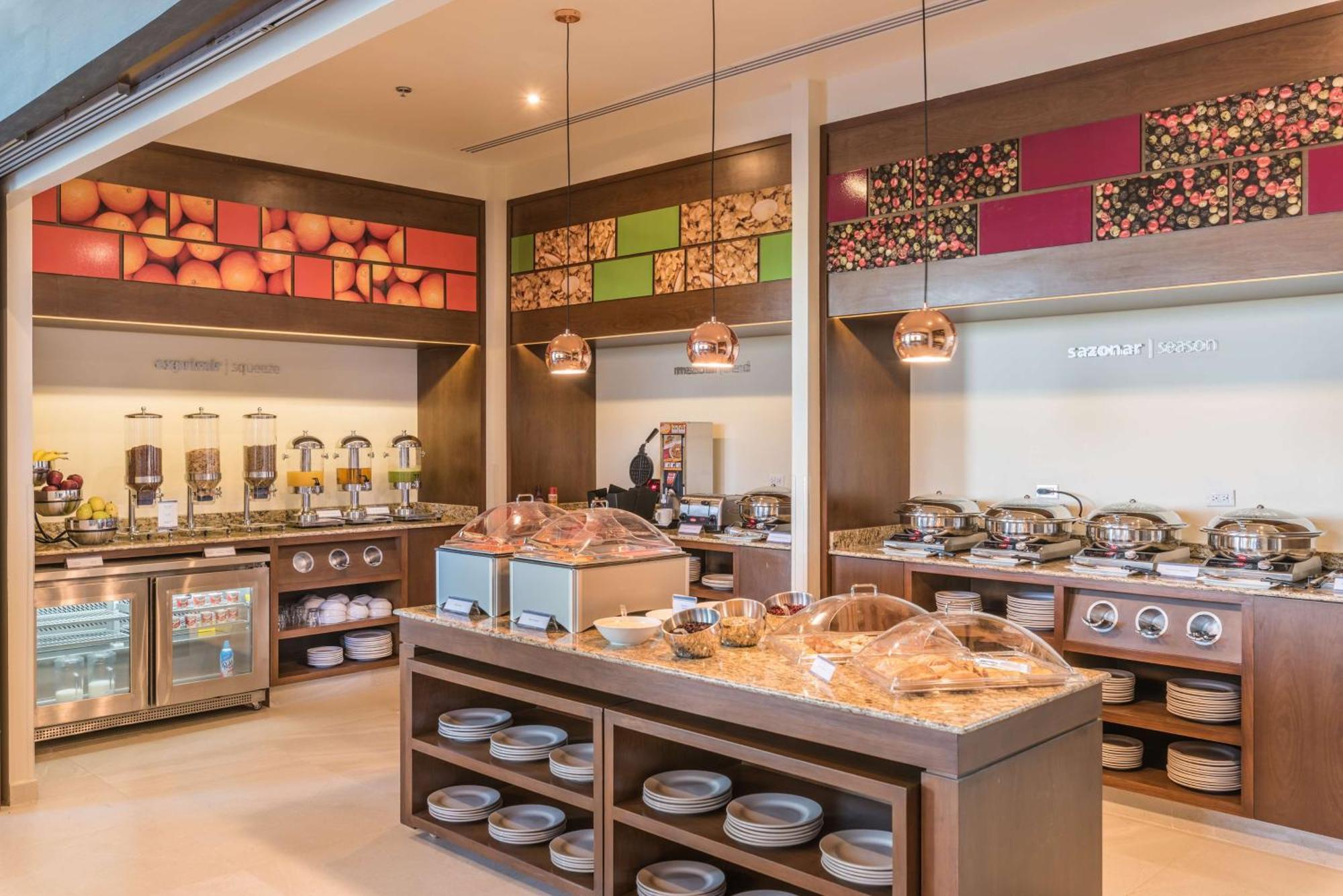 Hampton Inn & Suites By Hilton Salamanca Bajio Exteriér fotografie