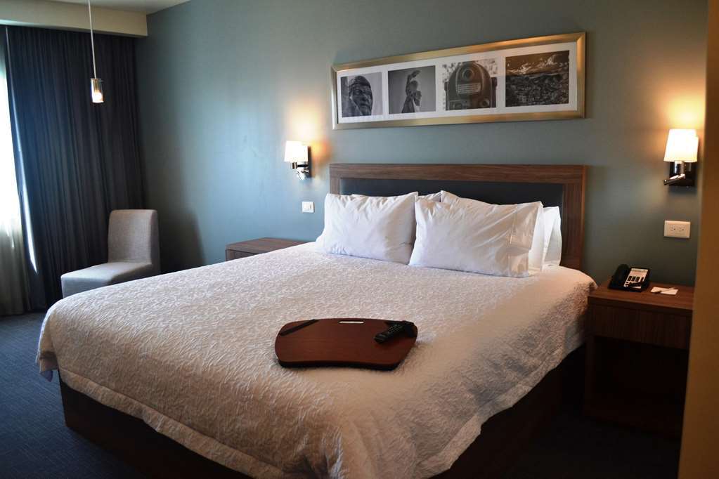 Hampton Inn & Suites By Hilton Salamanca Bajio Pokoj fotografie