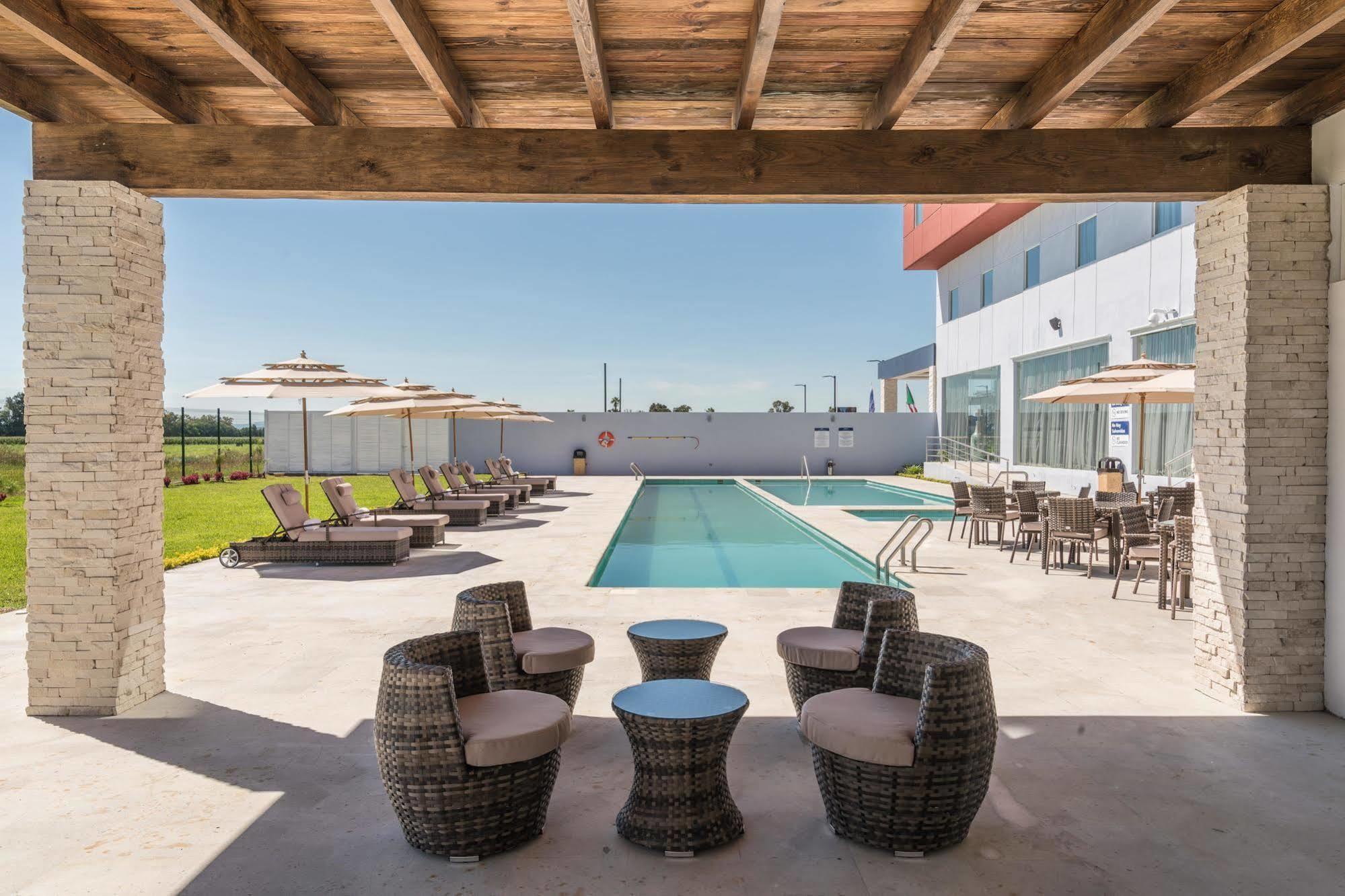 Hampton Inn & Suites By Hilton Salamanca Bajio Exteriér fotografie