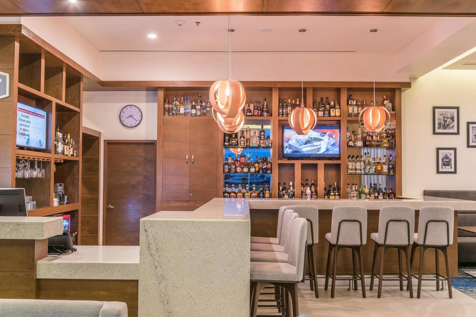 Hampton Inn & Suites By Hilton Salamanca Bajio Exteriér fotografie